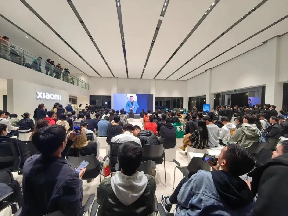 向雷军学营销：小米手机与小米SU7营销拆解